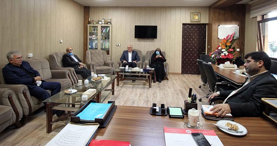 بخش خصوصی همواره در موقعیت های حساس یاریگر بخش کشاورزی بوده است