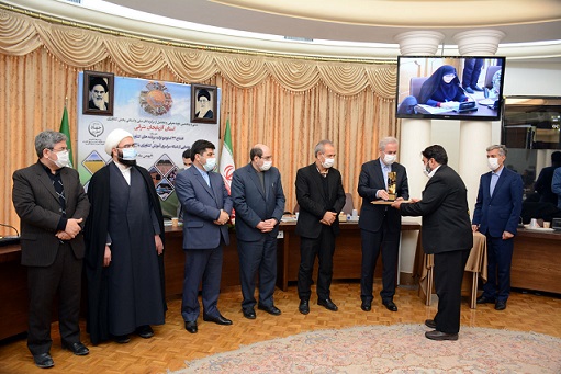 تجلیل از ۹ بهره بردار آذربایجان شرقی به عنوان تولیدکننده نمونه ملی با حضور استاندار آذربایجان شرقی