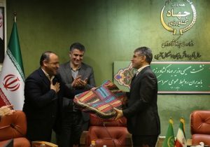 تقدیر زنان روستایی استان آذربایجان شرقی از خانواده وزیر جهادکشاورزی