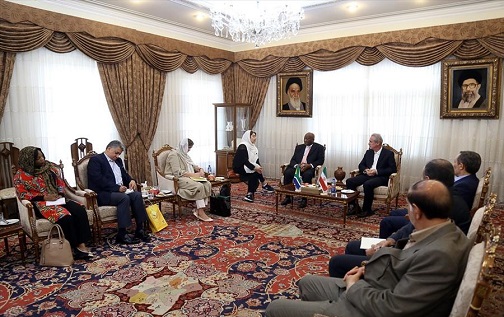 گسترش ارتباط با دنیا بویژه کشورهای مستقل، جزو سیاست‌های اصولی ماست