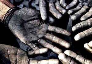 فقط با این حقوق کارگران به زیر خط فقر سقوط نمیکنند؟