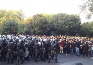 سکوت، نشانه رضایت نیست آقای وزیر کشور! فرمول درست این است: معترضین خیابانی + ناراضیان خاموش