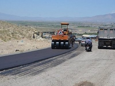 توزیع۴۵۰تن آسفالت درمسیر جاده قدیم وادی رحمت