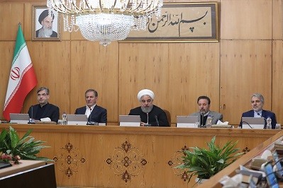 باید نسبت به نقدها و نظرات مردم گوش شنوا داشته باشیم