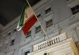 توضیحات کاردار ایران درلندن درباره حمله به سفارت کشورمان/ پرچم پرافتخار جمهوری اسلامی ایران در محل خود نصب شد