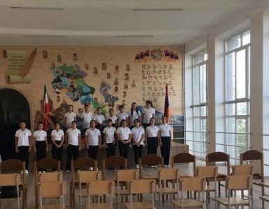 افتتاح تالار حافظ و کلاس زبان فارسی در مدرسه ۶۱ ایروان/ عکس