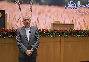 گلخانهها راهبرد اصلی مدیریت بحران آب و نجات کشاورزی استان هستند