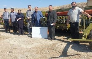 جهش در مکانیزاسیون شهرستان اهر با تحویل ۴ دستگاه ردیفکار دیگر به کشاورزان