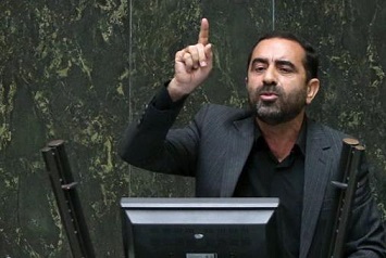 گلمرادی در نطق میان دستور: مسئولان بجای زنده‌نمایی مردگان سیاسی به فکر حل مشکل جوانان باشند