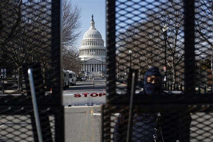 مردی مسلح با ۵۰۰ گلوله تفنگ در اطراف کنگره آمریکا دستگیر شد