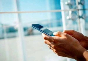 اگر خیلی نگرانید، استفاده از آیفون را برای مسئولان ممنوع کنید، نه برای مردم!/ سهامداران اندروید و گوگل چه کسانی هستند؟