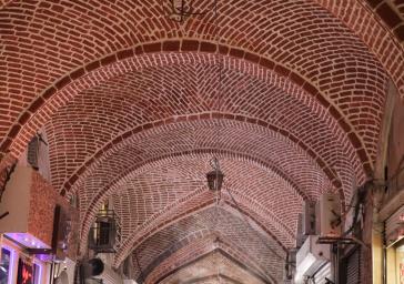 مشکلات بازار تاریخی تبریز با تکمیل پروژههای ساماندهی بازار به زودی حل میشود