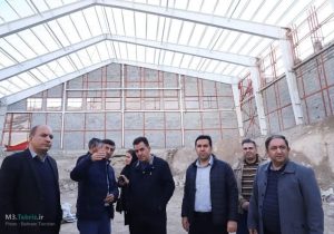 نصب روزشمار برای بهره برداری از پروژه استخر شهید تجلایی در ۲۹ بهمن سال جاری