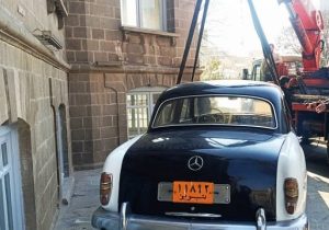 جایگذاری مجدد اولین تاکسی تبریز در محوطه موزه شهر