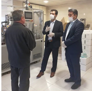 بازدید دادستان عمومی و انقلاب شهرستان جلفا از واحدهای تولید مواد ضدعفونی کننده ارس