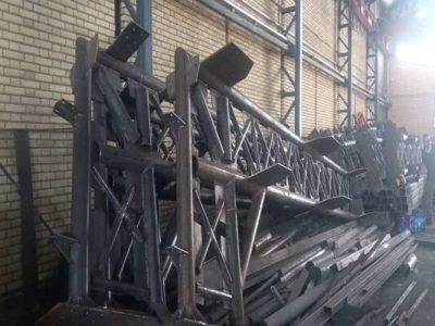 پروژه ۴۰۰ میلیارد ریالی سالن ورزشی چند منظوره “خاوران ” وارد فاز عملیاتی ساخت اسکلت داخل سالن شد