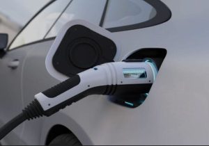 استقبال شهروندان تبریز از خودروی برقی/ ۱۰۰۰ خودرو برقی خریداری شد