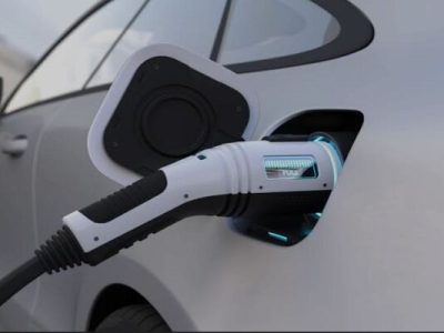 استقبال شهروندان تبریز از خودروی برقی/ ۱۰۰۰ خودرو برقی خریداری شد