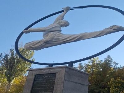 رونمایی از تندیس استاد اسماعیل ملکجهانی در پارک ائلگؤلی تبریز