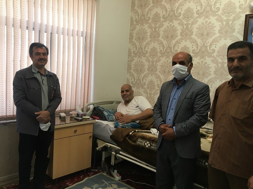 عیادت مدیرمجتمع مس سونگون ازجانباز ۷۵درصد