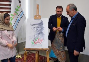 رونمایی از پوستر «ایرانِ من» در بزرگداشت شادروان مهندس سیدرضا مقیمیاصل توسط استاندار آذربایجان شرقی