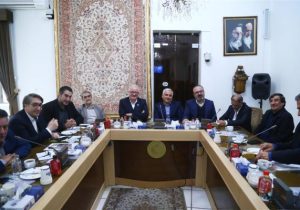 تشکیل کارگروه رفع موانع استقرار صنایع غذایی در آذربایجان شرقی