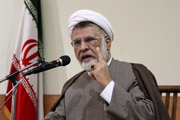 پس لرزه اشعار توهین آمیز مداح معروف علیه ظریف در شب قدر