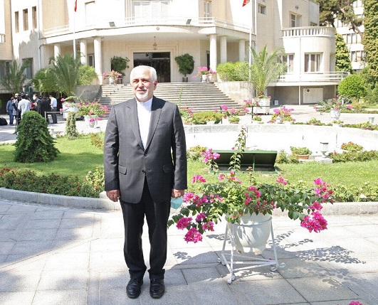 ظریف: برجام دستاورد مقاومت‌ مردم است/ آن را قدر بدانیم و به راحتی از دست ندهیم