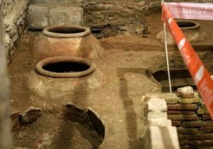 کشف کارخانه شکلات‌سازی ۶۰۰ساله