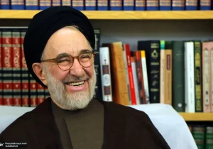 توصیه خاتمی: بدور از ذوق‌زدگی و تندروی موفقیت سیاسی و نظامی خود را تثبیت کنیم |همه باید به موفقیت مذاکرات کمک کنیم