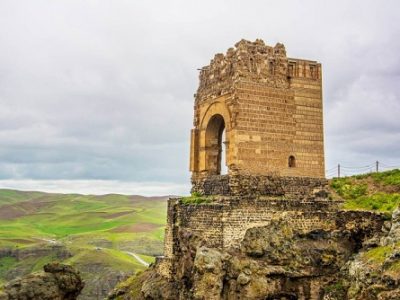 تعمیر و مرمت قلعه تاریخی ضحاک هشترود