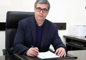 انتصاب کامران ﺧﺎﻥ ﻣﺎﮐﻮ به عنوان ﺳﺮﭘﺮﺳﺖ ﻣﺪﯾﺮﯾﺖ ﻣﻨﺎﺑﻊ ﺍﻧﺴﺎﻧﯽ ﻭ ﭘﺸﺘﯿﺒﺎﻧﯽ ﺩﺍﻧﺸﮕﺎﻩ