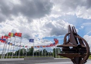 چرا۴ عضو اتحادیه اروپا زیر چتر دفاعی ناتو نمی‌روند؟