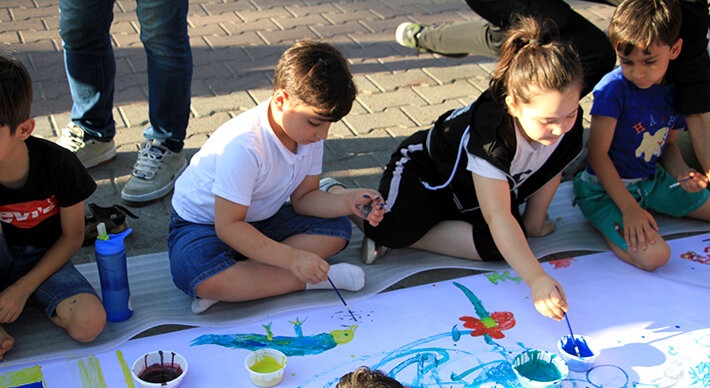 طولانی ترین نقاشی کشور در یک کیلومتر کشیده شد