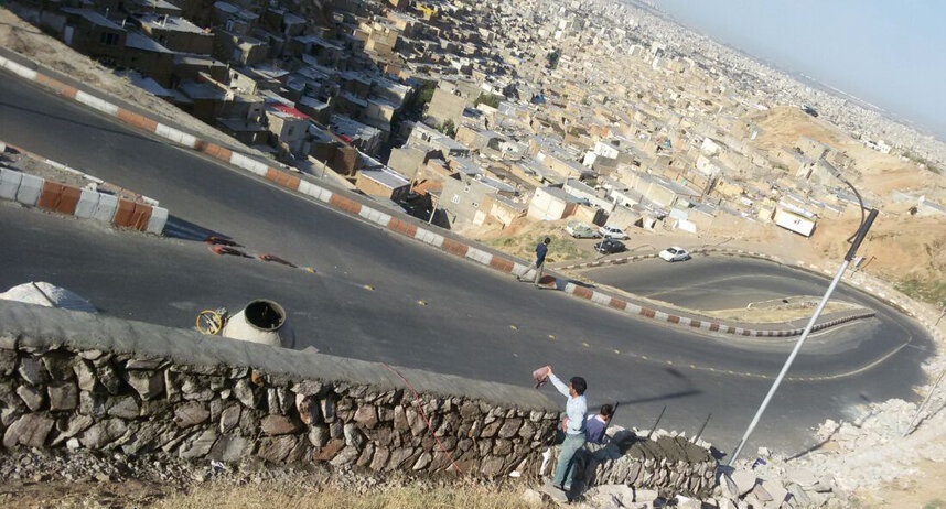 شهردار منطقه ۱ تبریز خبر داد: آغاز پروژه پایدارسازی و مقاوم‌سازی ترانشه‌ها در مسیر احمد آباد و ملازینال