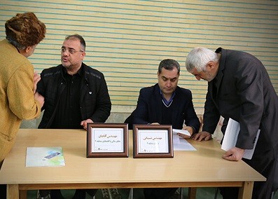 برپایی میز خدمت شهرداری منطقه۹ با حضور شهردار منطقه ۹ تبریز میز خدمت مصلی دیدار مردمی شهرداری منطقه