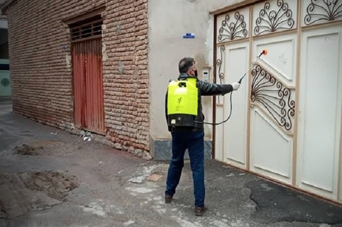 توسط شهرداری تبریز انجام یافت تامین محلولهای ضدعفونی برای نیروهای جهادی مقابله با کرونا