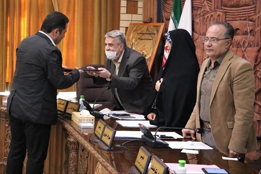 قدردانی ازمدیرکل ارتباطات و امور بین الملل شهرداری تبریز درجلسه علنی شورای شهر