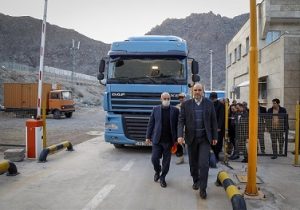 بازدید استاندار آذربایجان شرقی از پایانه‌های مرزی نوردوز و جلفا/ تاکید استاندار بر تسهیل خدمات‌رسانی در پایانه‌های مرزی