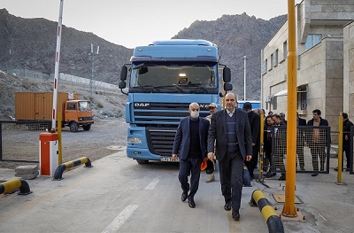 بازدید استاندار آذربایجان شرقی از پایانه‌های مرزی نوردوز و جلفا/ تاکید استاندار بر تسهیل خدمات‌رسانی در پایانه‌های مرزی