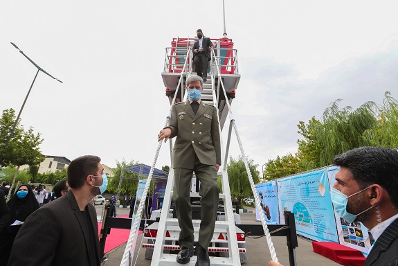 آماده ایم نیاز کشور و صنایع مختلف را در زمینه تجهیزات پیشرفته الکترونیکی تأمین نماییم