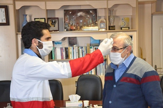 پایش سلامتی کارکنان دانشگاه پیام نورآذربایجان شرقی با همکاری کانون هلال احمر