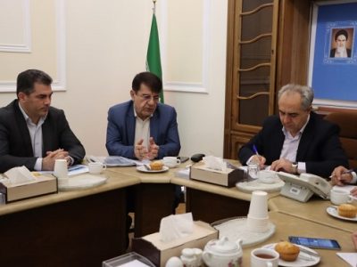 ورود معاون وزیر و مدیرعامل سازمان مجری ساختمان های دولتی و تاسیسات عمومی با هیات همراه به تبریز