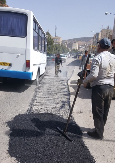 آغاز توزیع آسفالت در خیابان ایده لو