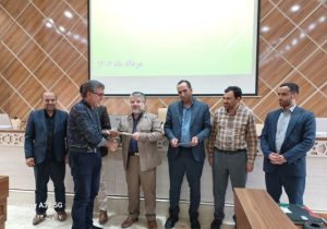 تجلیل از خبرنگار آرمان تبریز به مناسبت روز خبرنگار