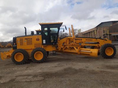 تخصیص یک دستگاه گریدر به اداره راهداری و حمل و نقل جاده ای هشترود 