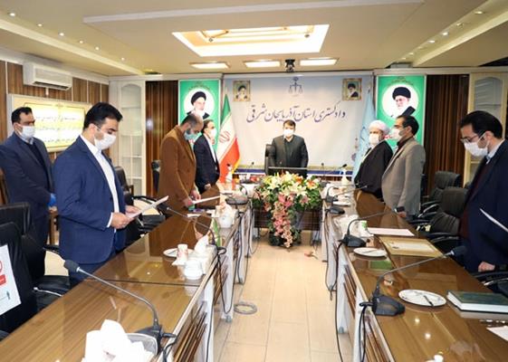 رفتار قضات نباید موجب سوء استفاده یا سلب اعتماد ازآن ها شود