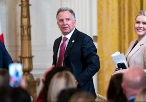 همه چهرههای آمریکایی که با ایران سر میز مذاکره نشستند؛ از دیپلمات شکستخورده در دولت کارتر تا دلال املاک در تیم ترامپ