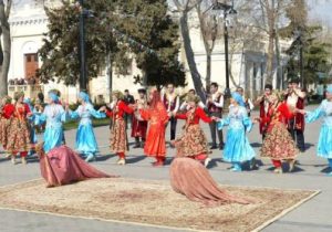 اعجاب کارشناسان ادبیات ملل از اجرای رقص ترانه ساری گلین در یونسکو