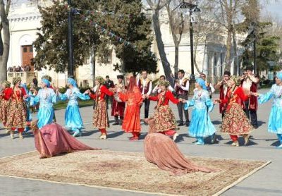 اعجاب کارشناسان ادبیات ملل از اجرای رقص ترانه ساری گلین در یونسکو